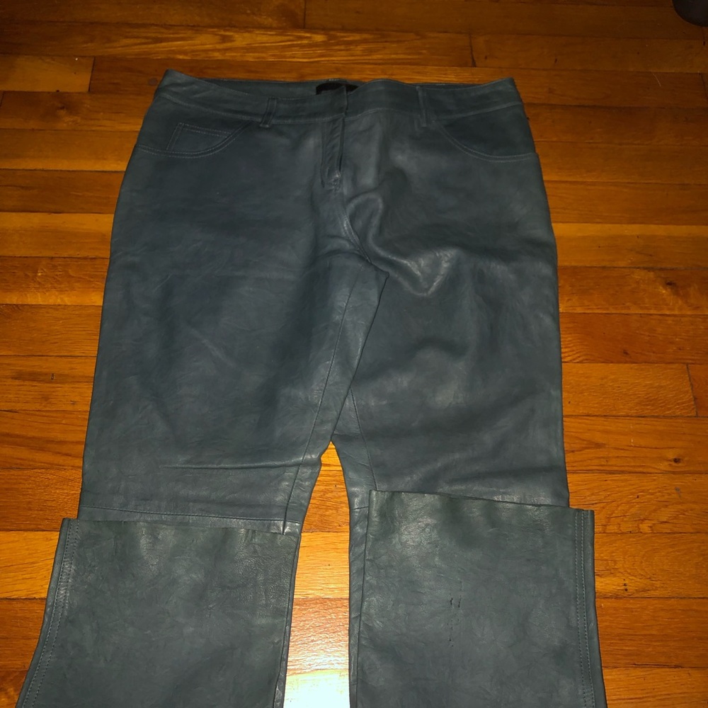 The Row - Picture 5 of 8